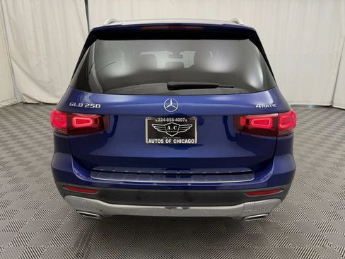 Used 2021 Mercedes-Benz GLB 250 4MATIC w/ Premium Package image 6