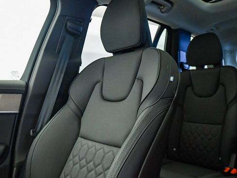 Certified 2025 Volvo XC90 B6 Plus w/ Protection Package Premier image 22