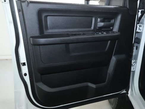 Used 2024 RAM 3500 Tradesman w/ Chrome Appearance Group AWD/4WD image 15