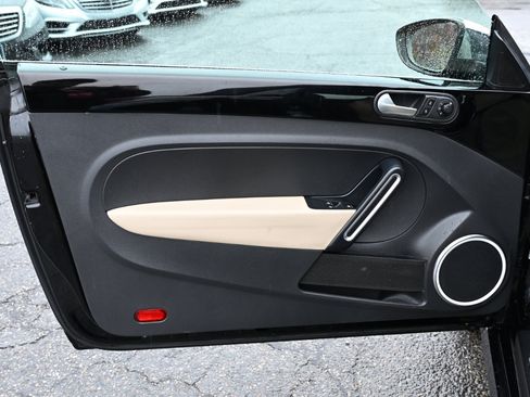 Used 2013 Volkswagen Beetle 2.5 50's Edition image 11