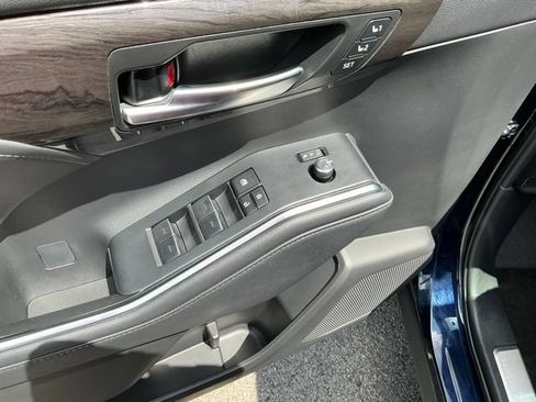 Used 2023 Toyota Highlander Platinum AWD/4WD image 15