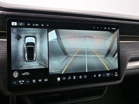 Used 2023 Rivian R1S Adventure image 15