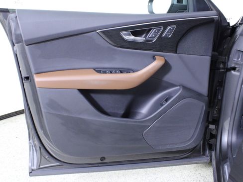 Used 2019 Audi Q8 Premium image 20