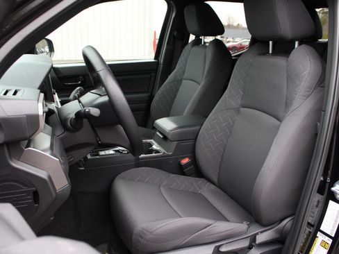 Used 2025 Toyota Tacoma SR5 image 15