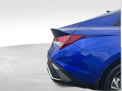 Used 2025 Hyundai Elantra Sport FWD image 28