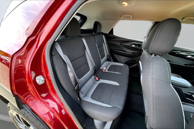 Used 2025 Chevrolet TrailBlazer LT AWD/4WD image 24
