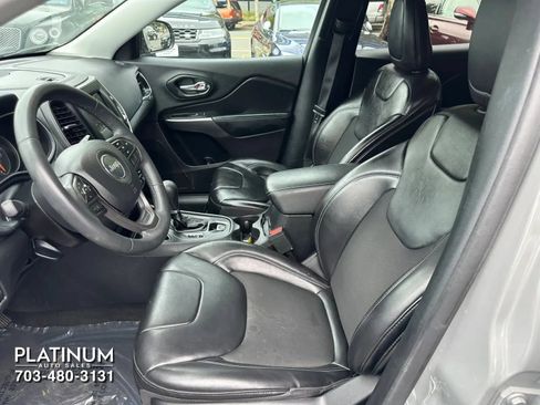 Used 2020 Jeep Cherokee Latitude Plus FWD image 14