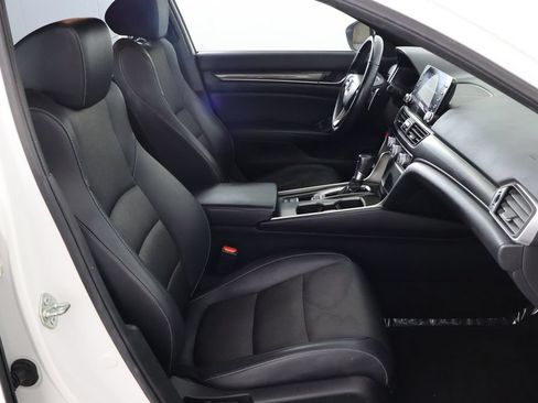 Used 2018 Honda Accord Sport image 16