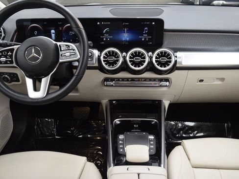 Used 2022 Mercedes-Benz GLB 250 4MATIC image 19