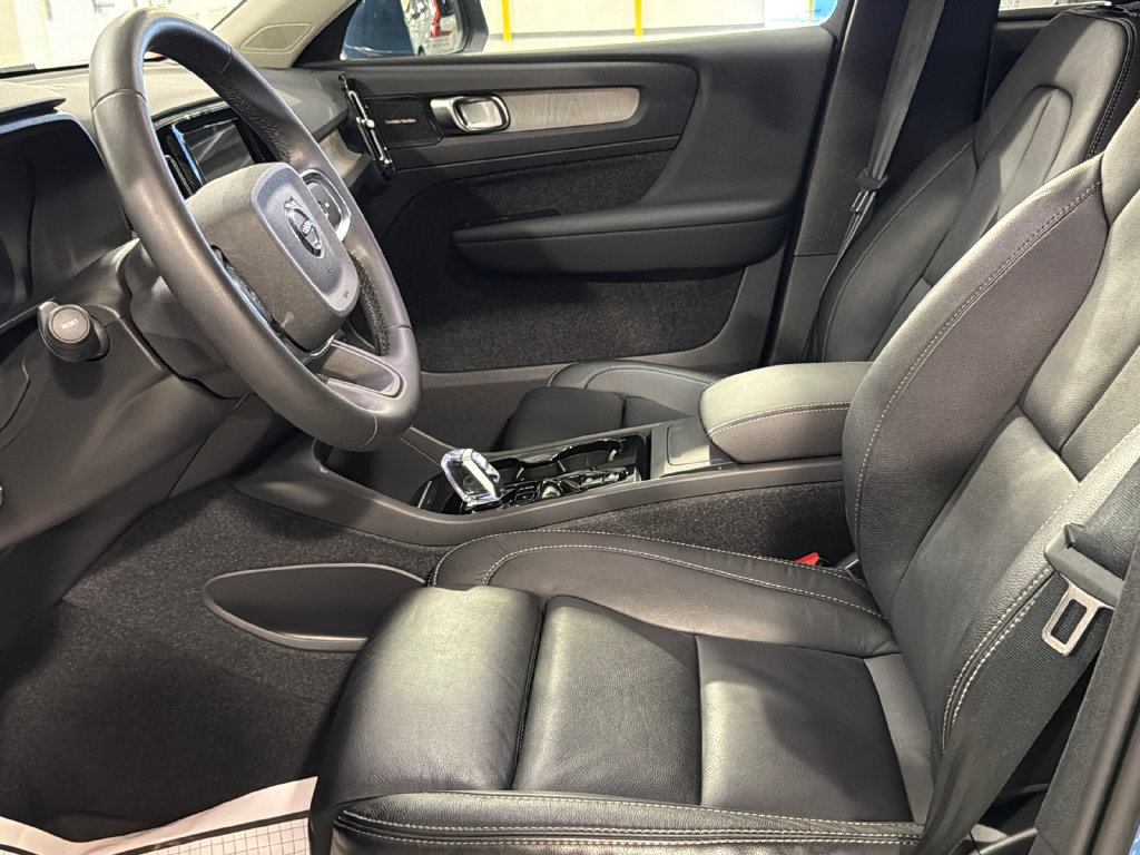 Certified 2024 Volvo XC40 B5 Plus w/ Protection Package Premier AWD/4WD image 10