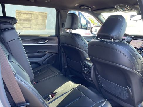 New 2024 Jeep Grand Cherokee L Limited image 19