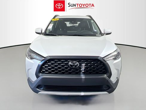 Used 2022 Toyota Corolla Cross LE image 10