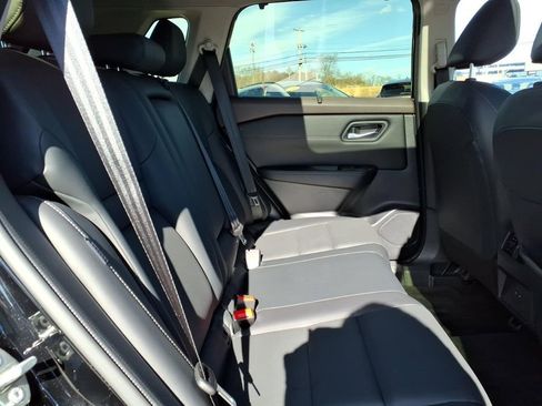 Certified 2023 Nissan Rogue SV w/ SV Premium B Package image 7