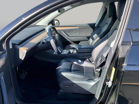 Used 2023 Tesla Model Y AWD image 7