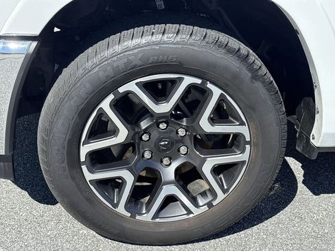 Used 2025 RAM 1500 Laramie AWD/4WD image 33