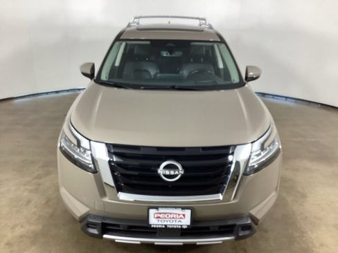 Used 2023 Nissan Pathfinder Platinum w/ Cargo Package AWD/4WD image 2