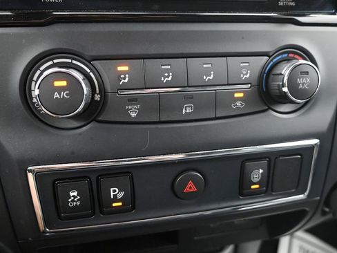 Used 2024 Nissan Titan SV w/ Accessory Utility Package image 20