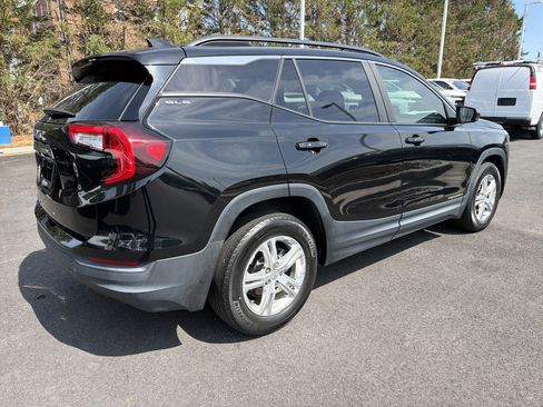 Used 2022 GMC Terrain SLE w/ Driver Convenience Package FWD image 10