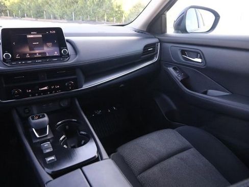 Used 2024 Nissan Rogue SV FWD image 25