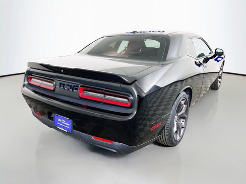 Used 2019 Dodge Challenger R/T RWD image 9