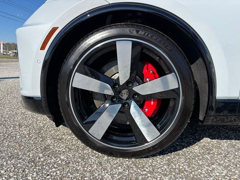 Used 2025 Porsche Macan Turbo Electric w/ Premium Package image 45