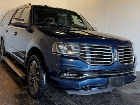Used 2017 Lincoln Navigator L Select AWD/4WD image 2
