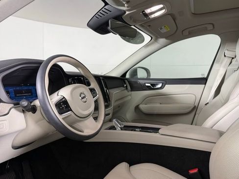 Used 2022 Volvo XC60 B6 Inscription w/ Advanced Package image 6