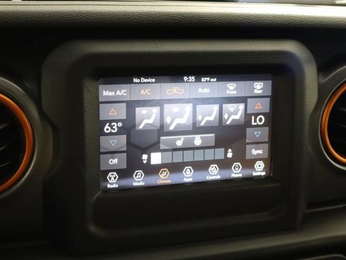 Used 2021 Jeep Gladiator Mojave w/ Cold Weather Group AWD/4WD image 27