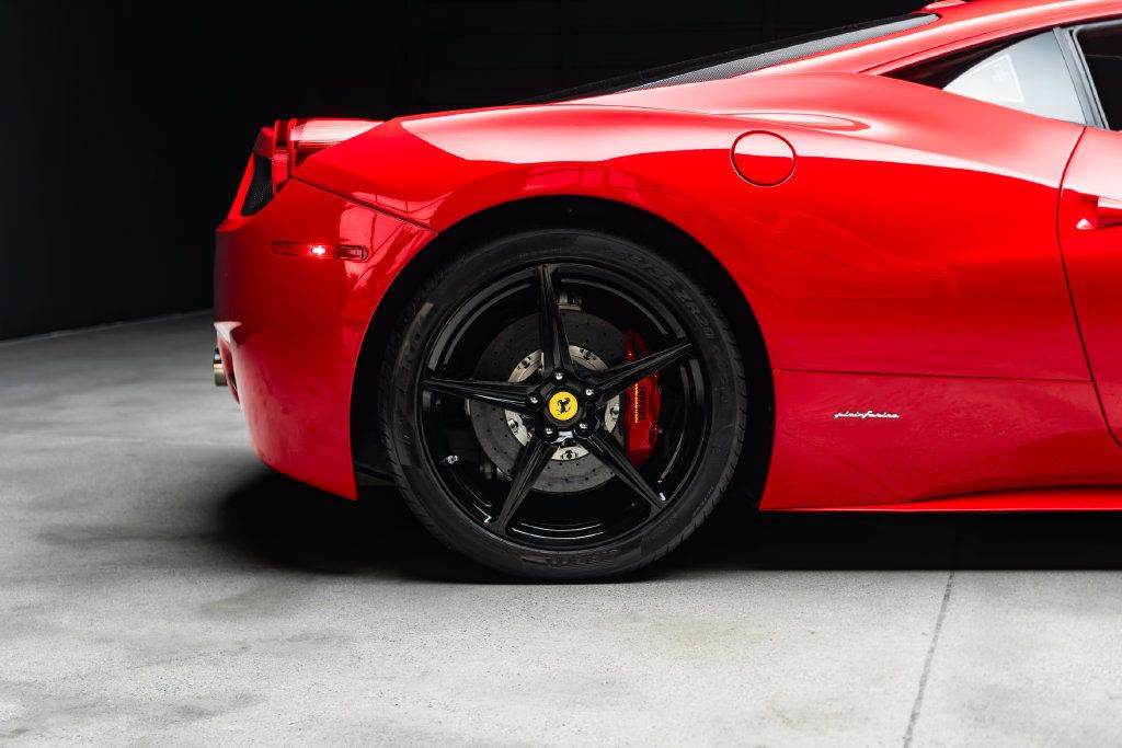 Used 2015 Ferrari 458 Italia Coupe RWD image 18