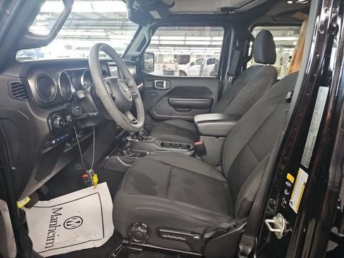 Used 2023 Jeep Wrangler Unlimited w/ Dual Top Group AWD/4WD image 9