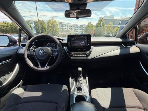 Used 2020 Toyota Corolla SE w/ SE Premium Package FWD image 23