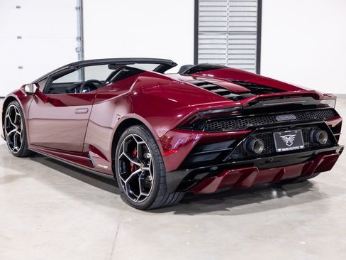 Used 2022 Lamborghini Huracan EVO RWD image 7