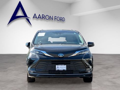 Used 2023 Toyota Sienna XLE image 8