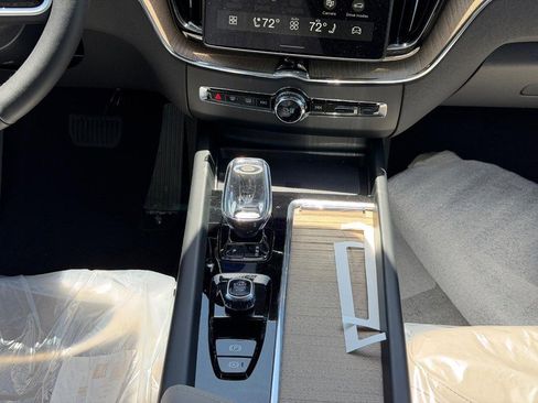 New 2026 Volvo XC60 B5 Plus w/ Climate Package AWD/4WD image 8