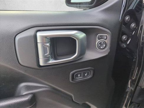 Used 2022 Jeep Wrangler Unlimited Sport AWD/4WD image 10