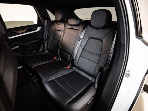 Certified 2026 Porsche Cayenne AWD/4WD image 24
