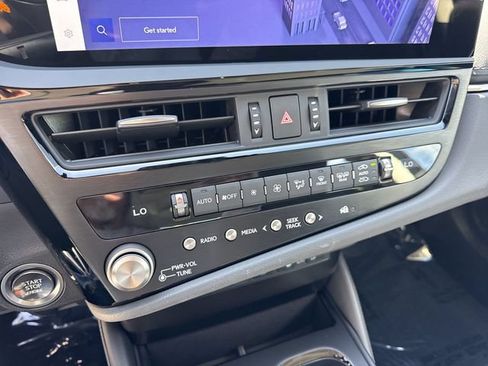Used 2025 Lexus ES 350 Ultra Luxury w/ Accessory Package (Z2) FWD image 19