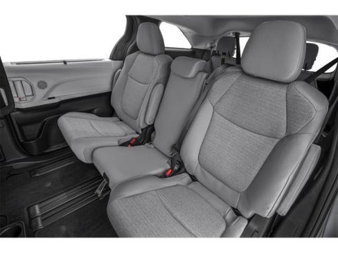 Used 2025 Toyota Sienna LE FWD image 12