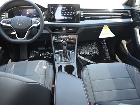 New 2025 Volkswagen Jetta SE image 8