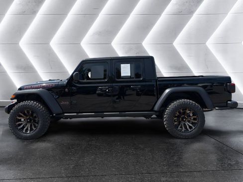 Used 2025 Jeep Gladiator Rubicon w/ Convenience Group AWD/4WD image 5