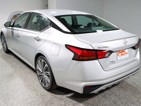 Used 2023 Nissan Altima 2.5 SL image 9