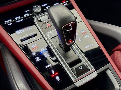 Used 2023 Porsche Cayenne S image 22