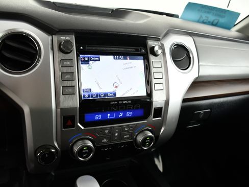 Used 2018 Toyota Tundra Limited AWD/4WD image 30