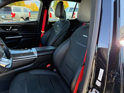 Used 2025 Mercedes-Benz GLC 43 AMG 4MATIC image 25