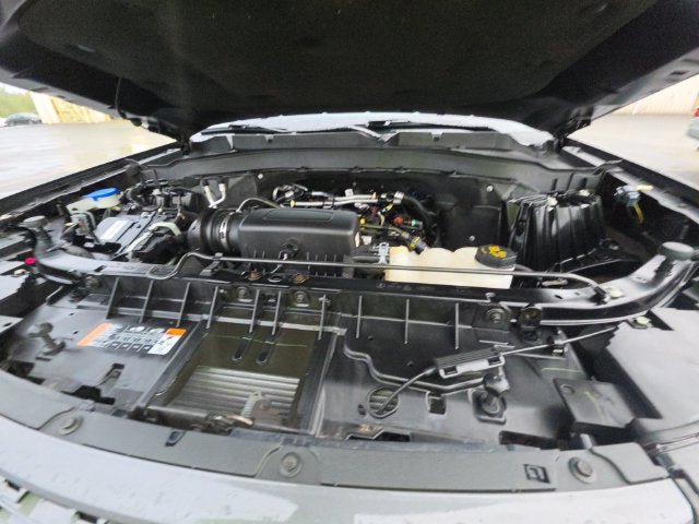 Used 2023 Ford Explorer XLT w/ Equipment Group 202A AWD/4WD image 30