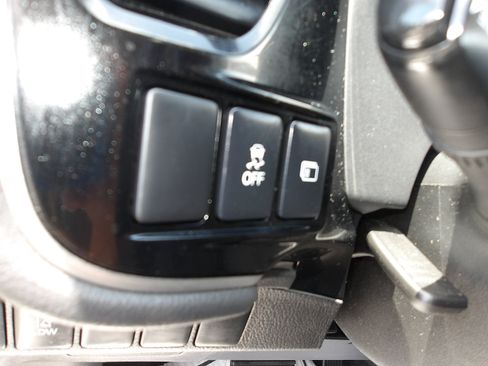 Used 2020 Mitsubishi Outlander AWD image 19