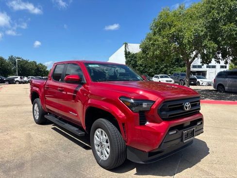Certified 2025 Toyota Tacoma SR5 w/ SR5 Upgrade Package AWD/4WD image 3