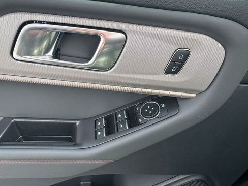 New 2026 Ford Explorer Active w/ Active Comfort Package image 17