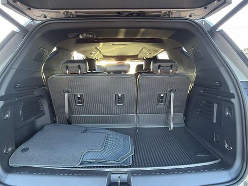 New 2027 Chevrolet Traverse Z71 w/ Driver Confidence Package AWD/4WD image 14
