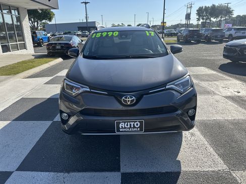 Used 2017 Toyota RAV4 Limited image 2